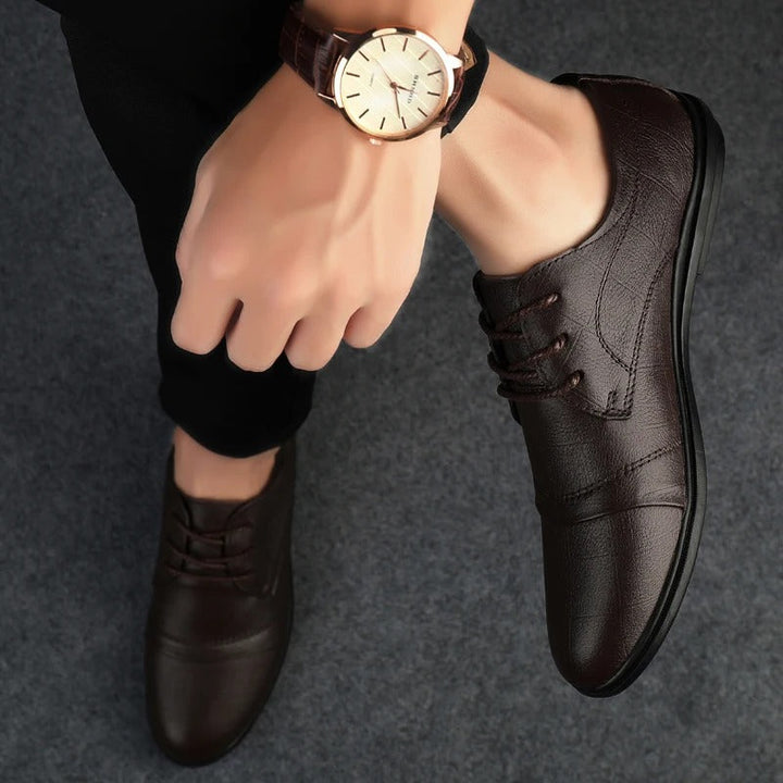 Formelle schwarze Herren Schnürschuhe, perfekt für Business Meetings und stilvolle Abendveranstaltungen.