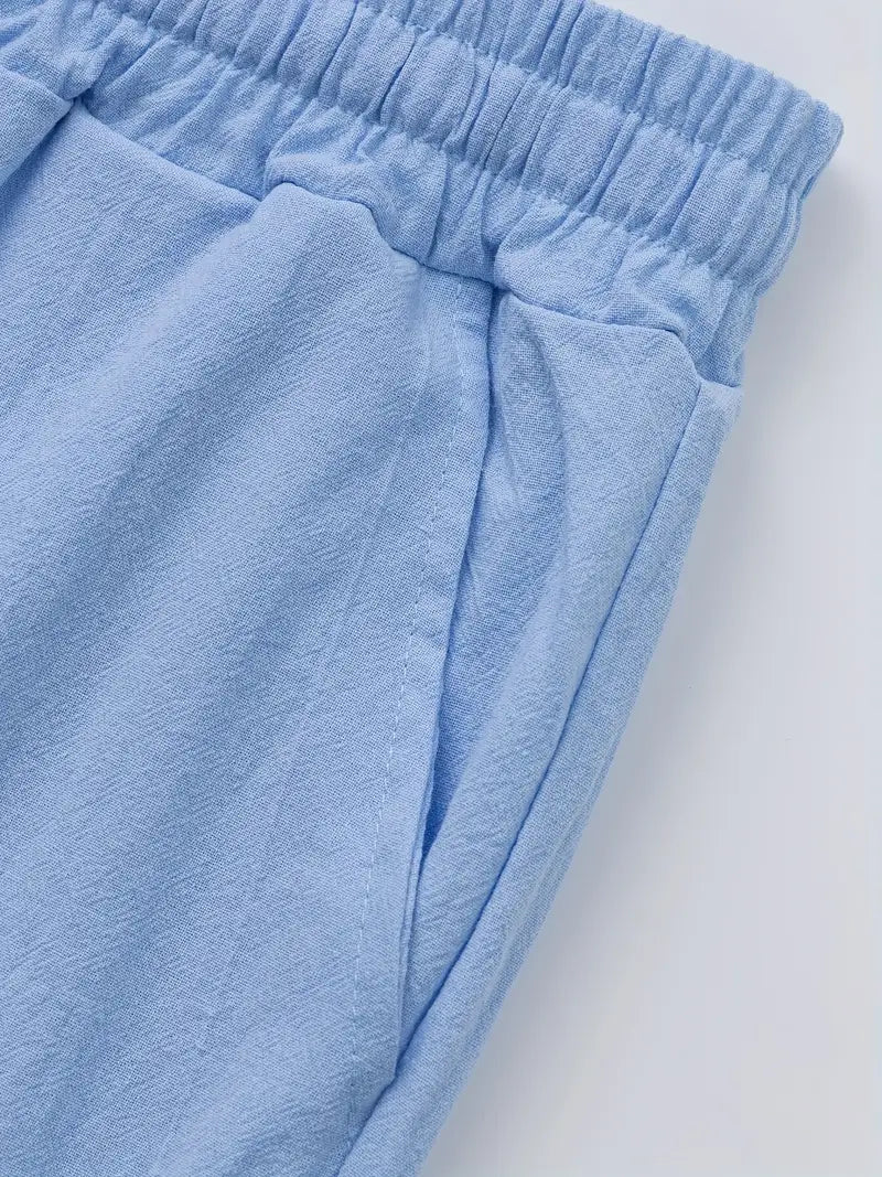 Moderne Herren Sommerhose, grün, locker geschnitten. Stilvoll für Freizeit & Casual.
