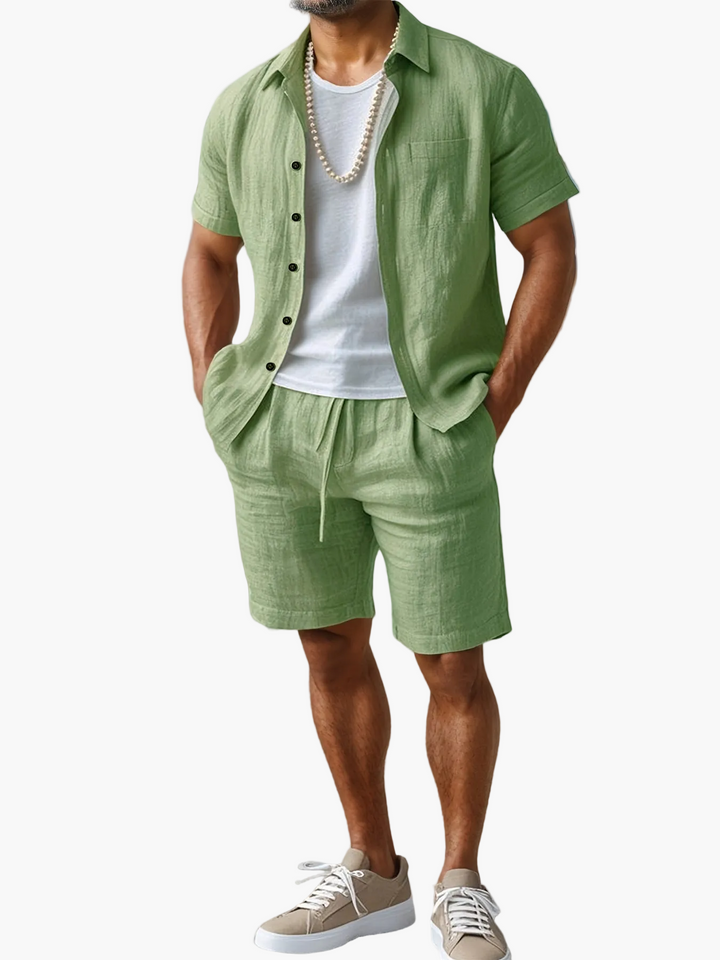 Herren Freizeit Set mit Kurzarm Hemd und Shorts, ideal für den Sommerurlaub.