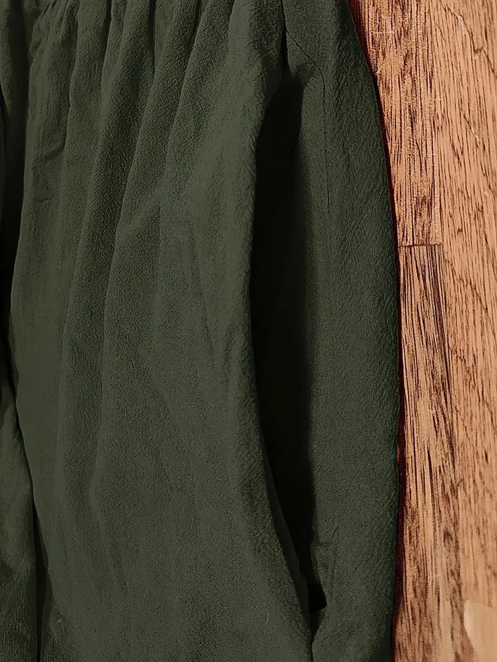 Stilvolles Midikleid für Damen, leicht und ideal für Sommerabende.