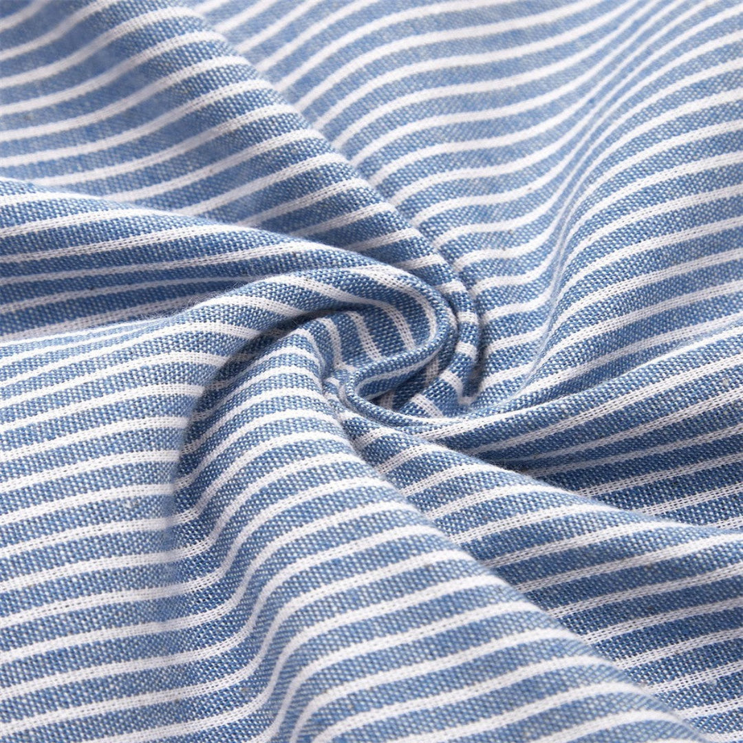 Modisches Sommerkleid: Gestreiftes Damen-Midikleid mit 3/4 Ärmeln. Perfekt als Freizeit- oder Alltagskleid.