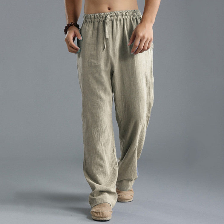 Khaki Herren-Sommerhose mit entspannter Passform; leicht und atmungsaktiv für heiße Tage.