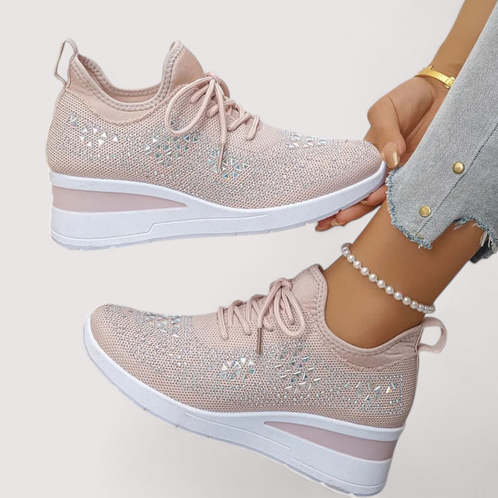 Schlanke Silhouette der Damen Glitzer Sneaker, atmungsaktiv & sehr bequem. Moderne Damenschuhe.