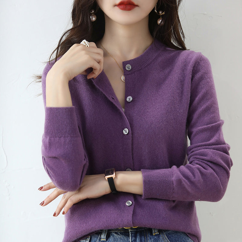 Damen Langarm Cardigan mit eleganter Knopfleiste, perfekt für kühle Abende, weich & komfortabel.