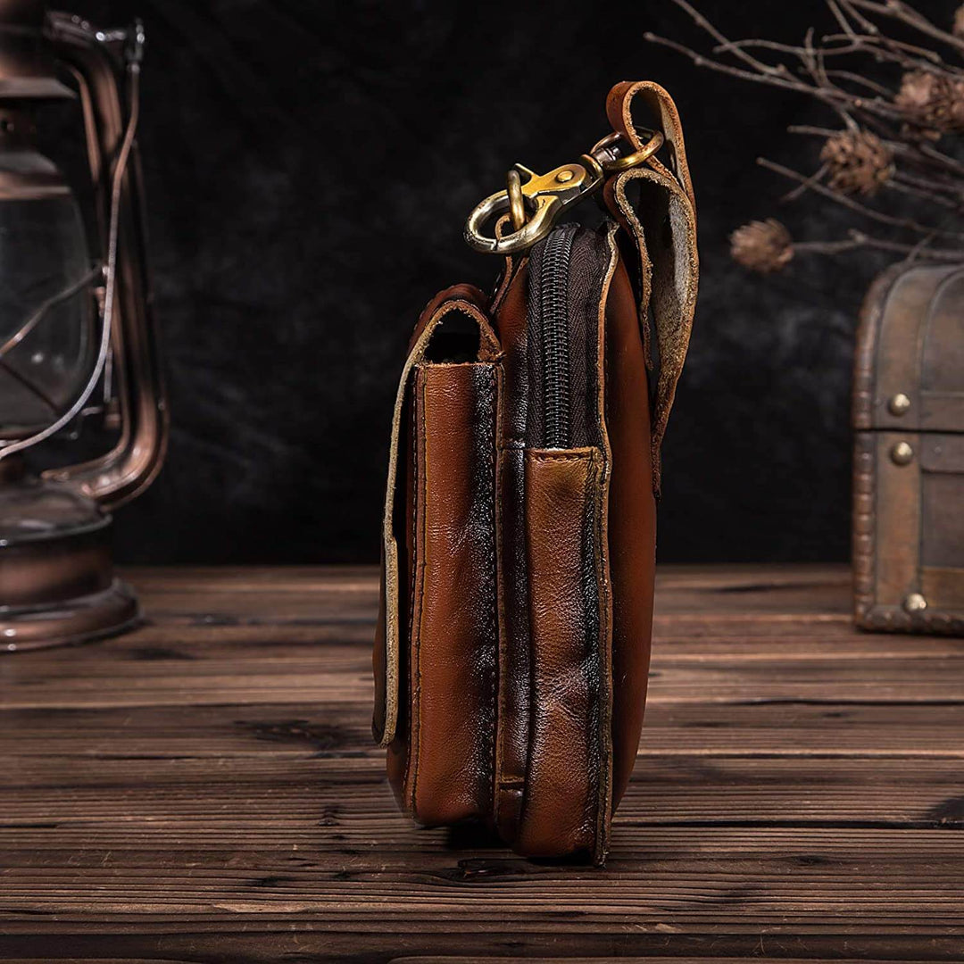Elegante Herren Bauchtasche, Vintage Braun, ideal als alltagstauglicher und praktischer Reisebegleiter.