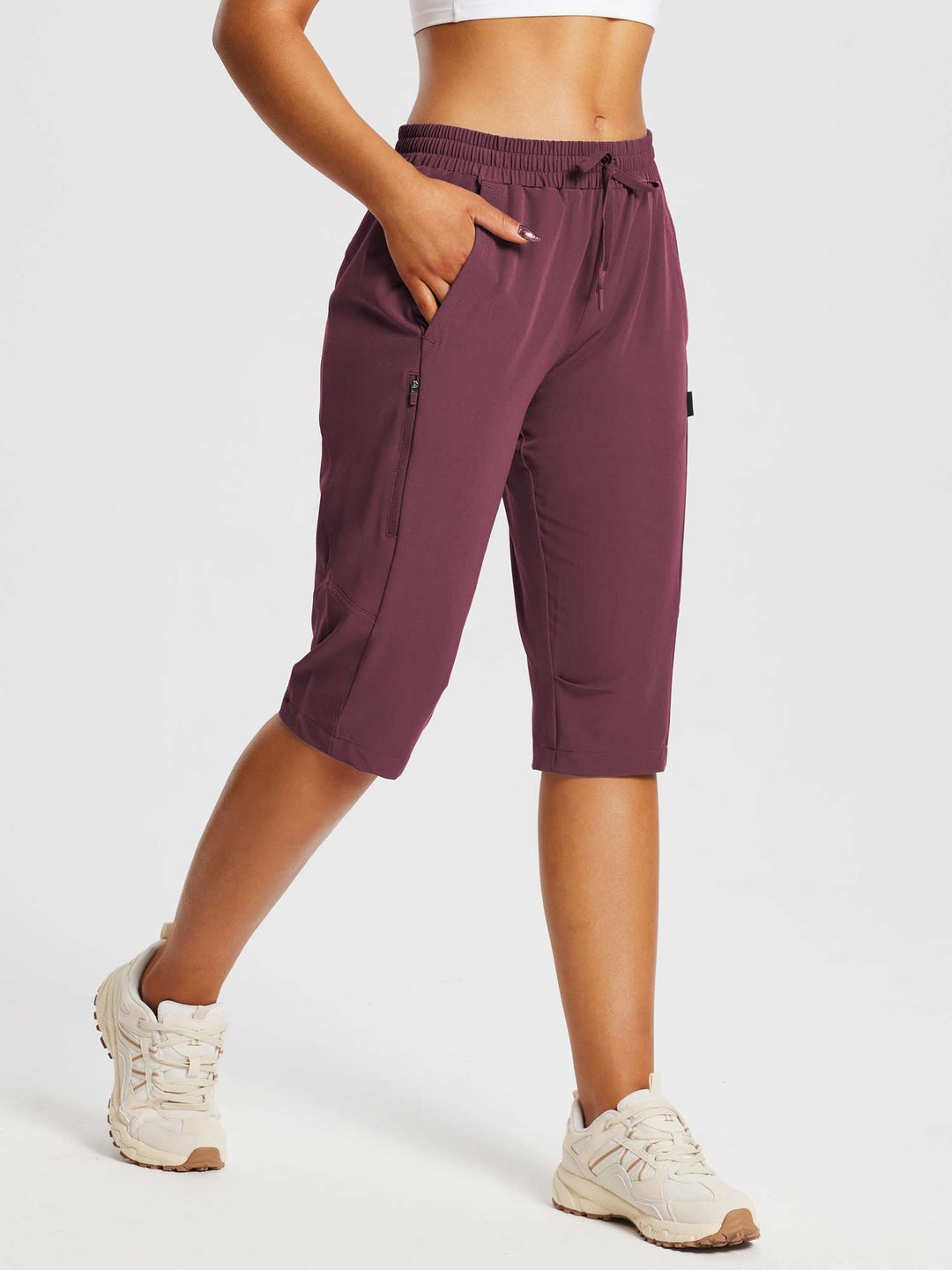 Vielseitige Damen Outdoor-Capris, geeignet für Sport, Reisen & Freizeit, mit UPF 50+.