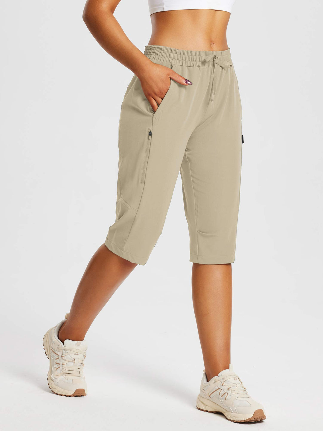 Damen Wander-Capris, ideal für lange Touren, mit Sonnenschutz, atmungsaktiv & bequem.