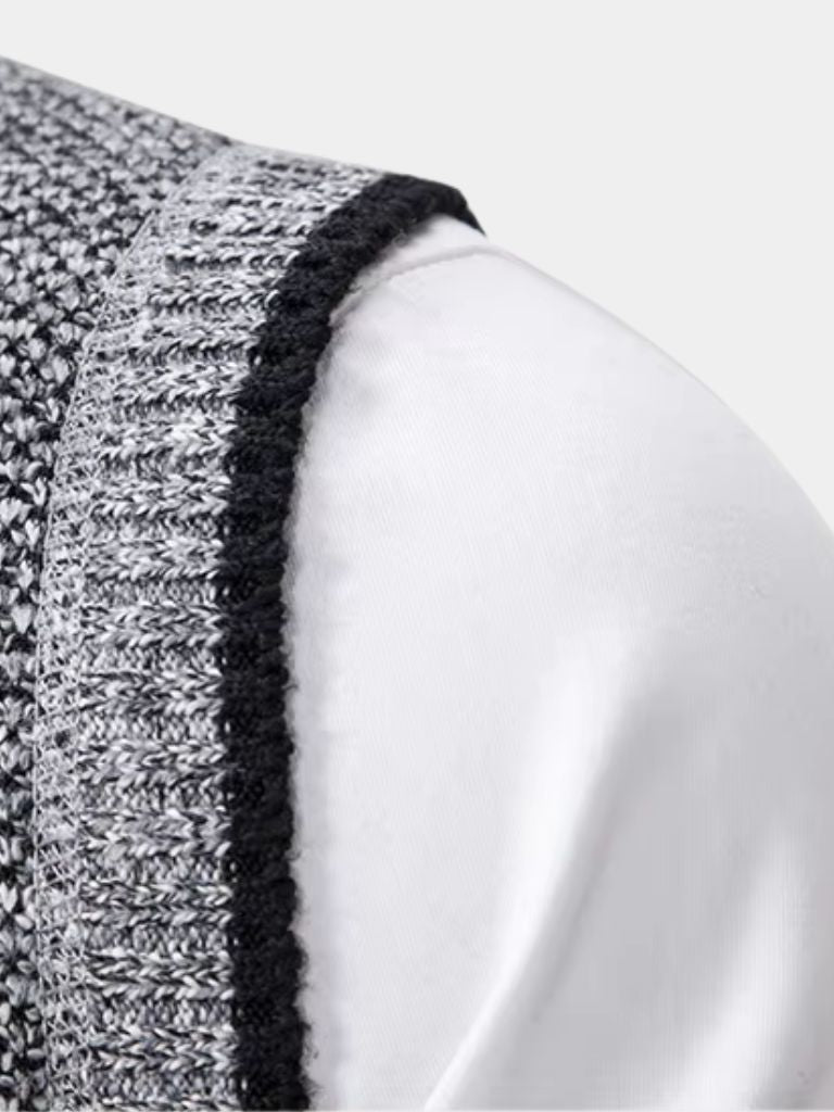 Vielseitige braune Herren Weste mit Reißverschluss, minimalistischer Schnitt für smarte Freizeitlooks.