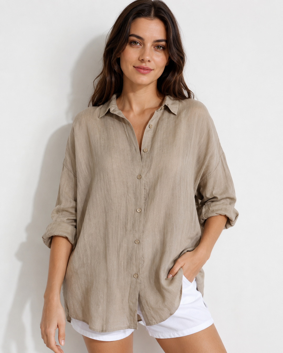Elegante Damen Hemdbluse mit Reverskragen und Knopfleiste. Perfekt für Büro und Freizeit.
