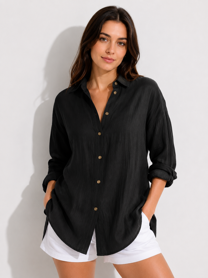 Legere Damen Hemdbluse mit Reverskragen, perfekt für einen entspannten und doch eleganten Auftritt.