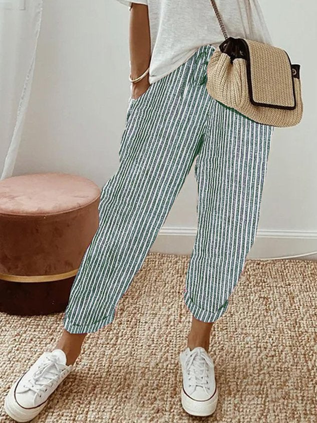 Moderne Damen High Waist Hose, elegant und weich fließend. Ideal als atmungsaktive Business- oder Freizeithose.