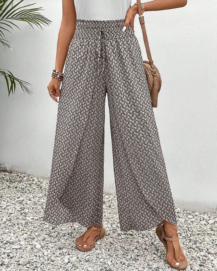 Elegante Damen Hose mit weitem Bein & hohem Bund für ganzjährigen Komfort & stilvolle Freizeit-Outfits.