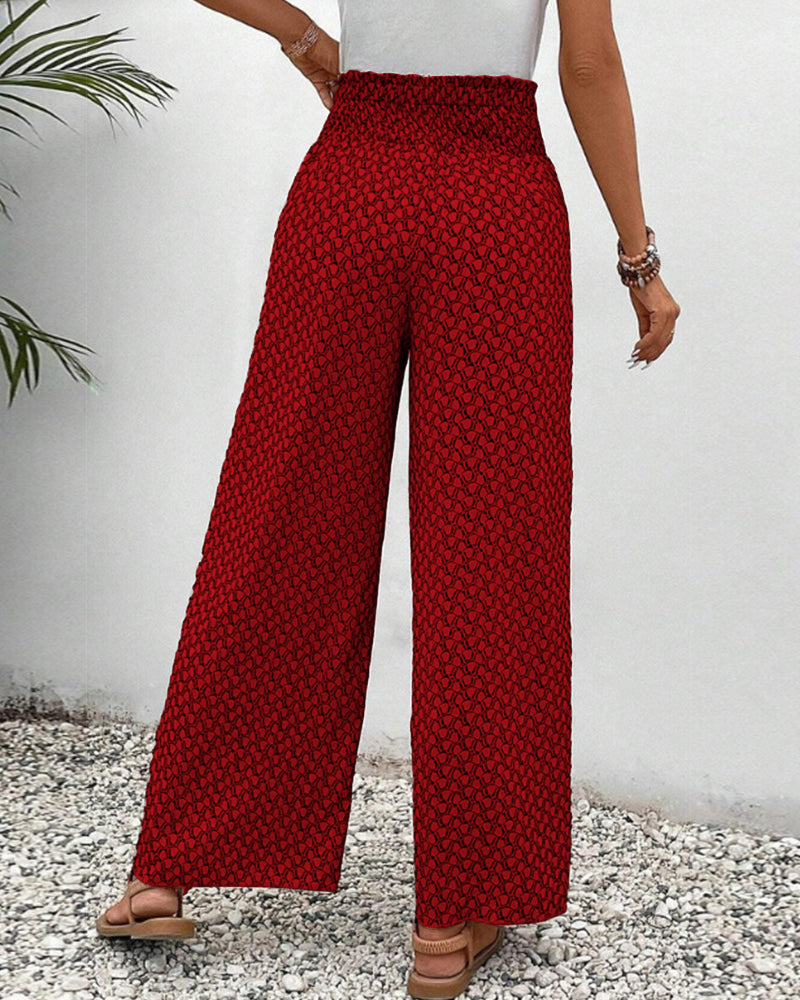 Entspannte Freizeit-Damenhose: Weites Bein, hoher Bund. Bietet Komfort & Eleganz für feminine Mode.