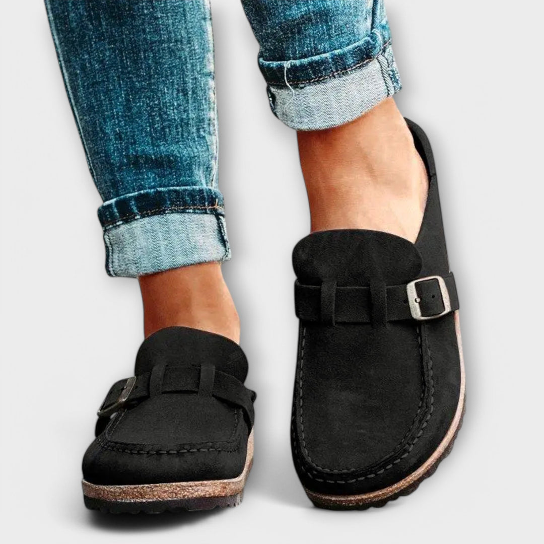 Vielseitige Slip-on Damenmokassins für Herbst. Orthopädische Komfortschuhe bieten Eleganz und gesunde Füße.