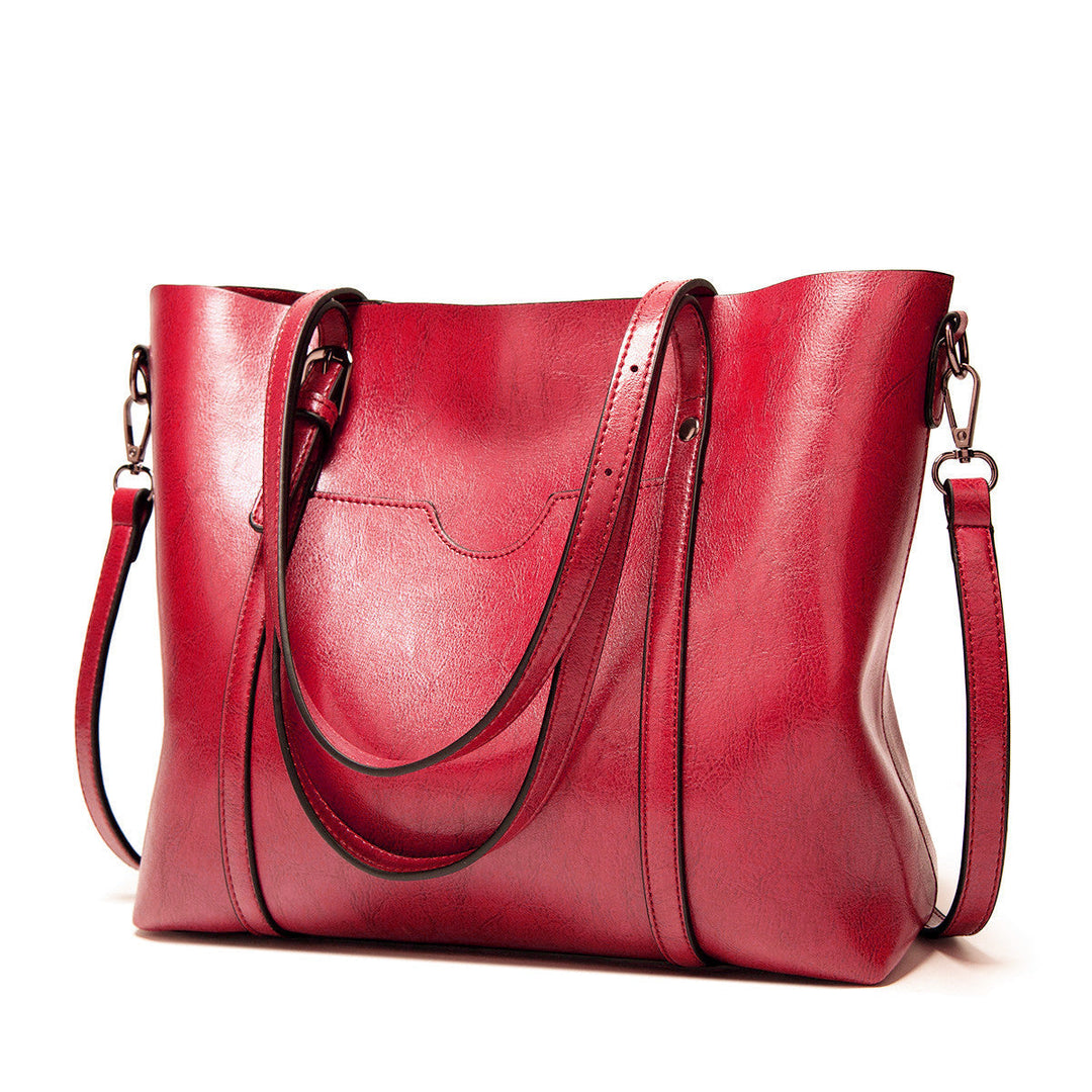 Modische Damenhandtasche im Retro Design, eine praktische Umhängetasche mit Vintage Akzenten.