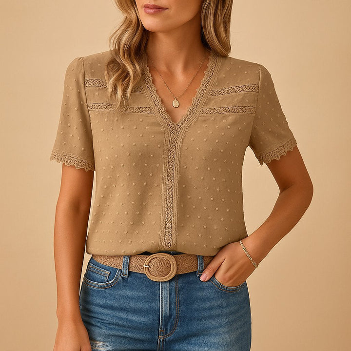 Elegante Damen Spitzenbluse mit V-Ausschnitt und Kurzarm, perfekt für Business oder schicke Freizeit-Outfits.