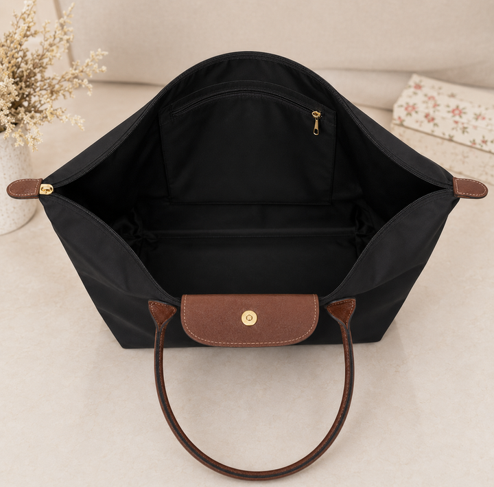 Vielseitige Umhängetasche für Damen mit längenverstellbarem Schulterriemen. Bequeme Crossbody Bag.