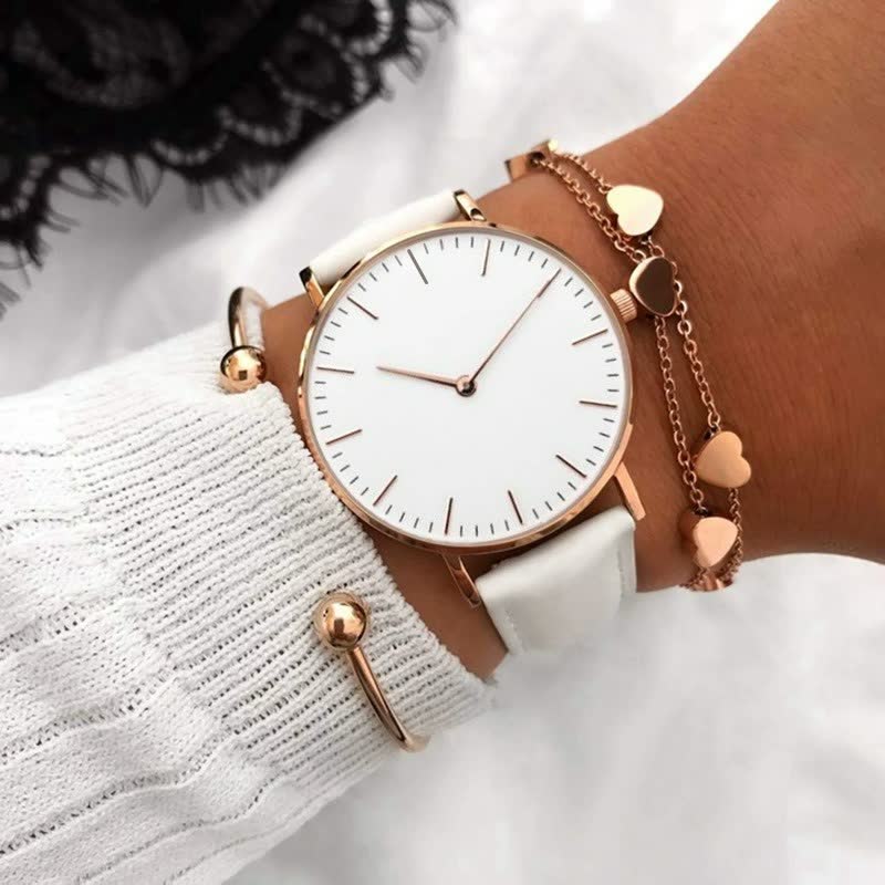 Eine Frau trägt die elegante Damenuhr. Schmuckstück und präzises Accessoire für jeden Anlass.