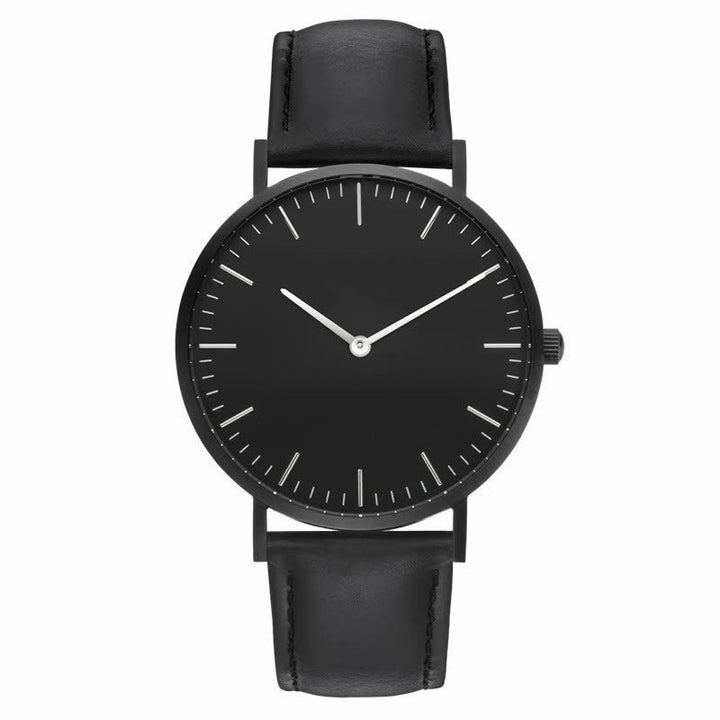 Robustes Armband und eleganter Verschluss der Damenuhr. Komfortables Schmuck-Accessoire für Frauen.