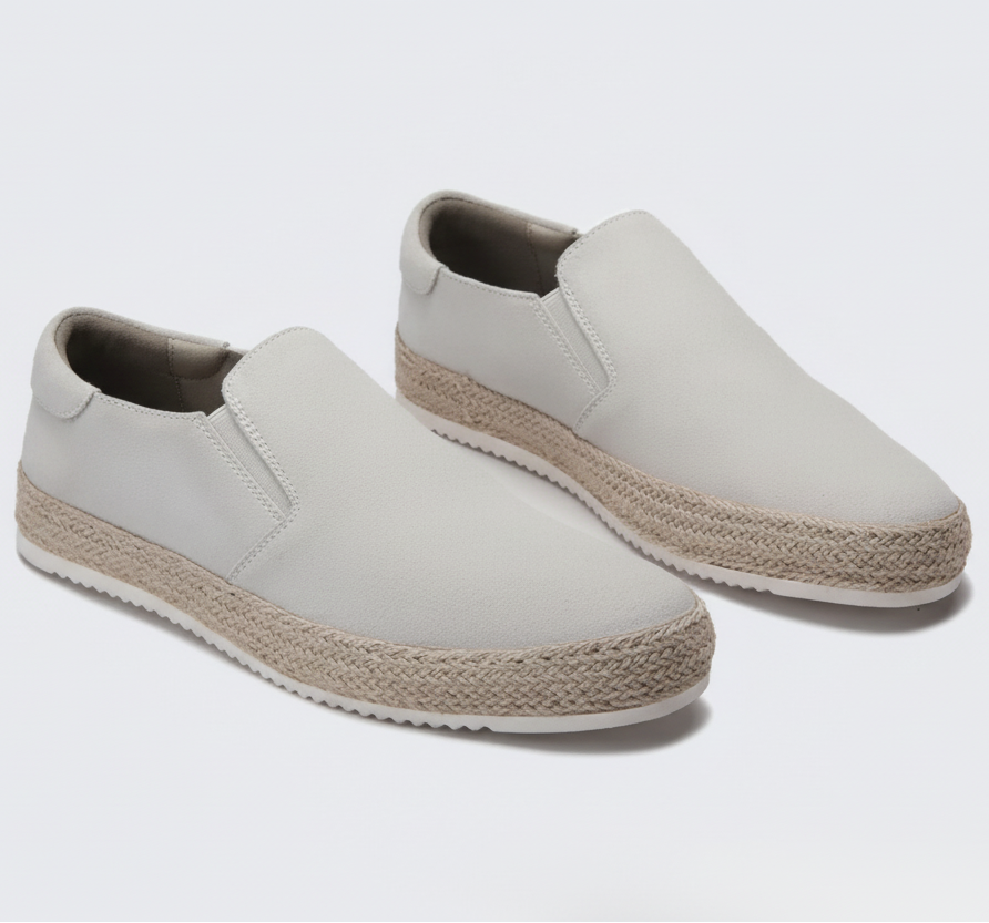 Herren Loafer Mokassins am Fuß, betonen eleganten Komfort und zeitlosen Stil. Idealer Business- & Freizeitschuh.