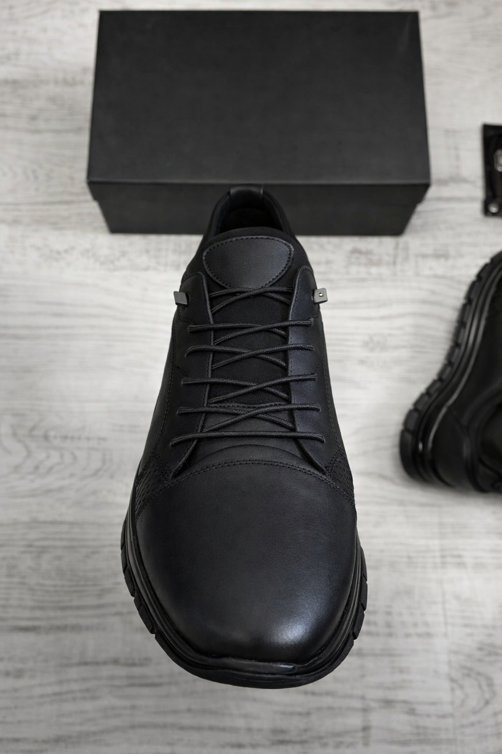 Bequeme Herren Schnürschuhe im klassischen Stil; elegante Männerschuhe für Business & Alltag.