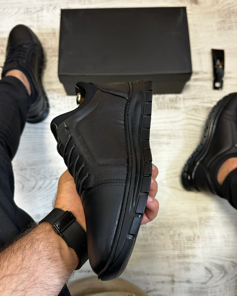 Klassische Herren Schnürschuhe aus Glattleder, elegant & zeitlos; bequeme Business- & Freizeitschuhe.