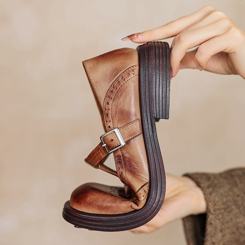 Bequeme schwarze Mary Janes Damenschuhe, elegante Riemenschuhe mit flachem Absatz. Ideal als Komfortschuhe.