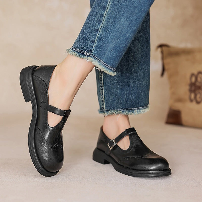 Zeitlose schwarze Mary Janes, elegante Damenschuhe mit Riemen. Komfortable Alltagsschuhe, klassisch & vielseitig.