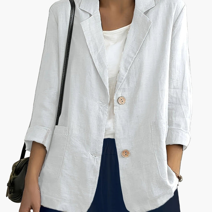 Trendiger Damen Blazer, Must-have für stilvolle Business- und Freizeit-Looks im Frühling.