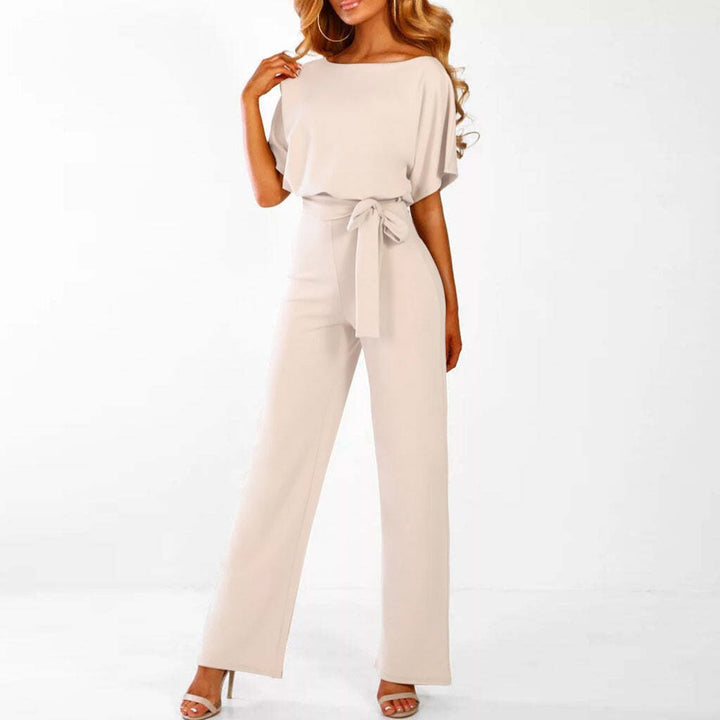Stylischer Damen Einteiler mit Kurzarm & weitem Bein. Perfekt als Abendmode oder bequeme Freizeitkleidung im Sommer.