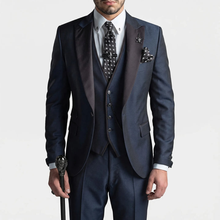 Vollständiger dreiteiliger Herrenanzug Slim Fit. Sakko, Weste und Hose für eleganten Business & Party Look.