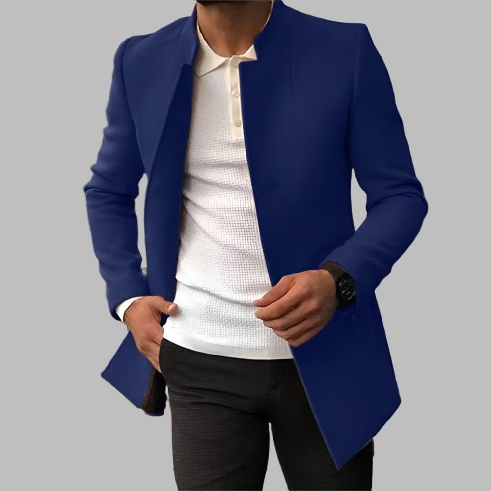 Klassischer Herren Übergangsmantel mit modischer, schlanker Passform, ideal für den stilbewussten Mann.