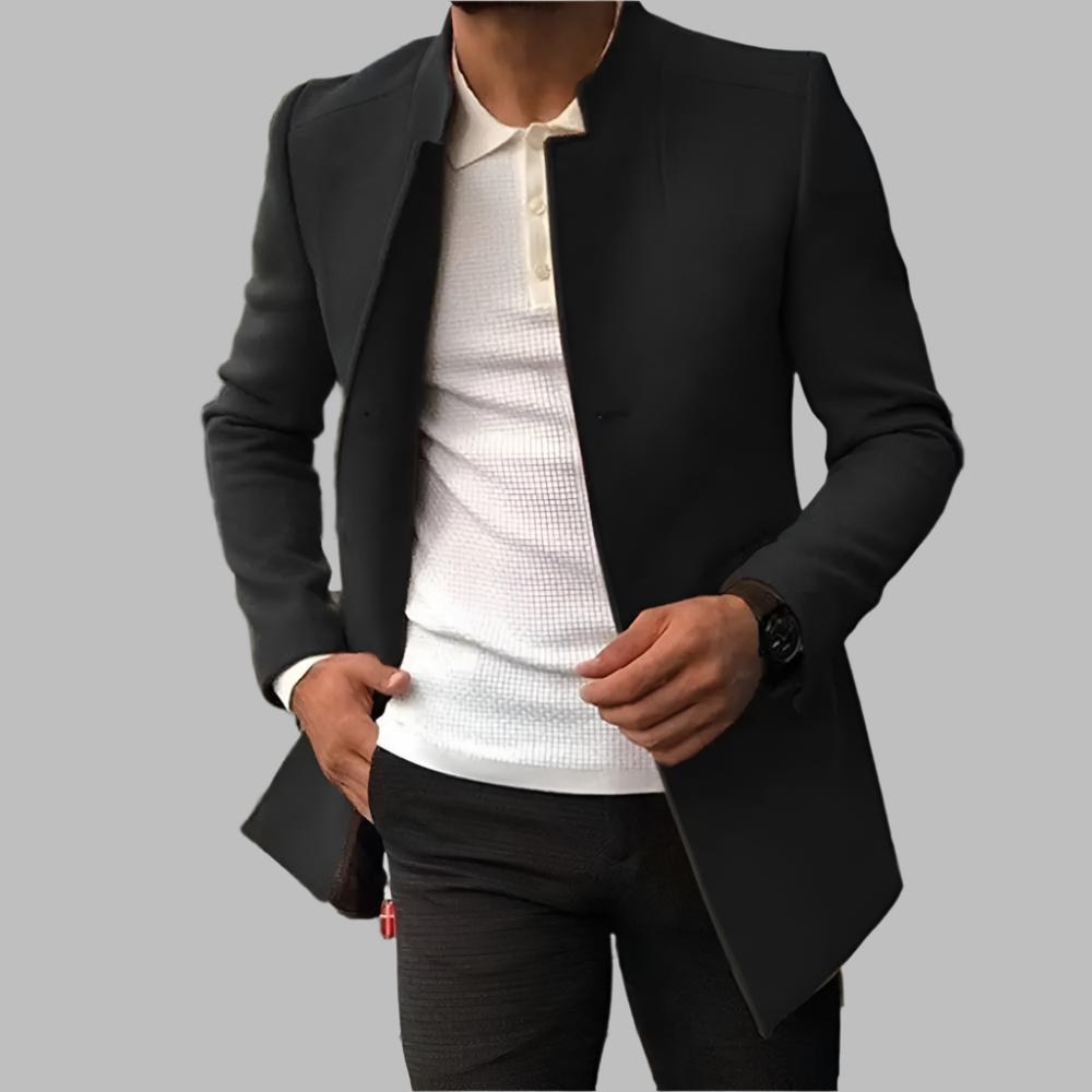 Moderner eleganter Herren Mantel, schlanke Passform, ideal als Business- oder stilvoller Freizeit-Look.