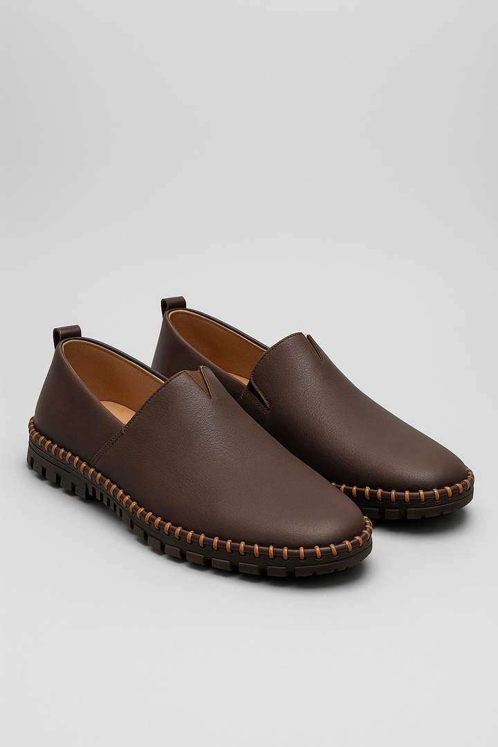 Eleganter Herren Slipper für Business Casual Outfits, klassischer Slip-On für Stil & Komfort.