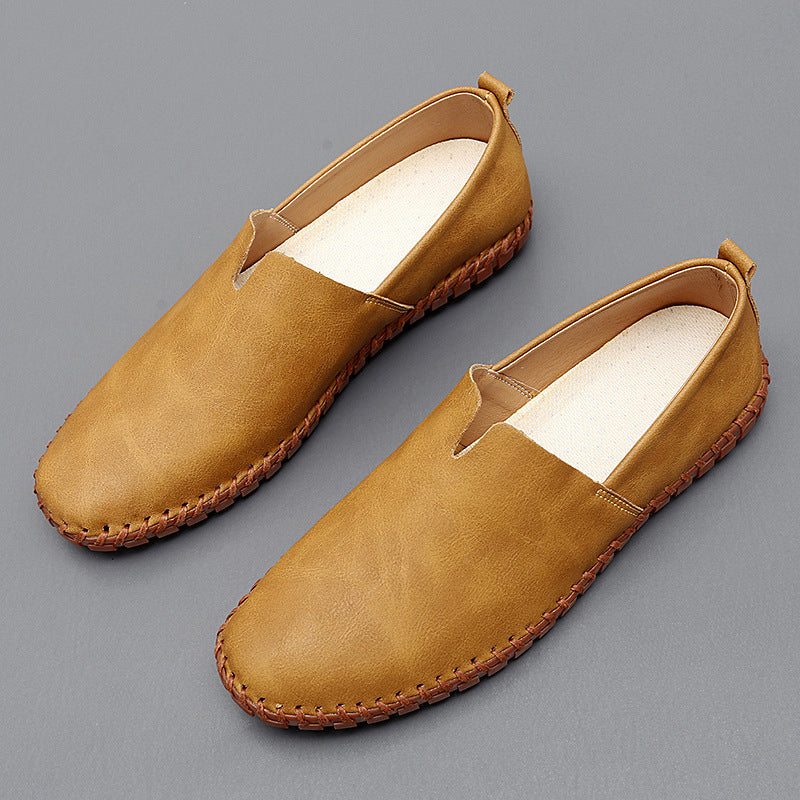 Elegante Herren Slipper, klassische Slip-On Schuhe, perfekt für modische Outfits.