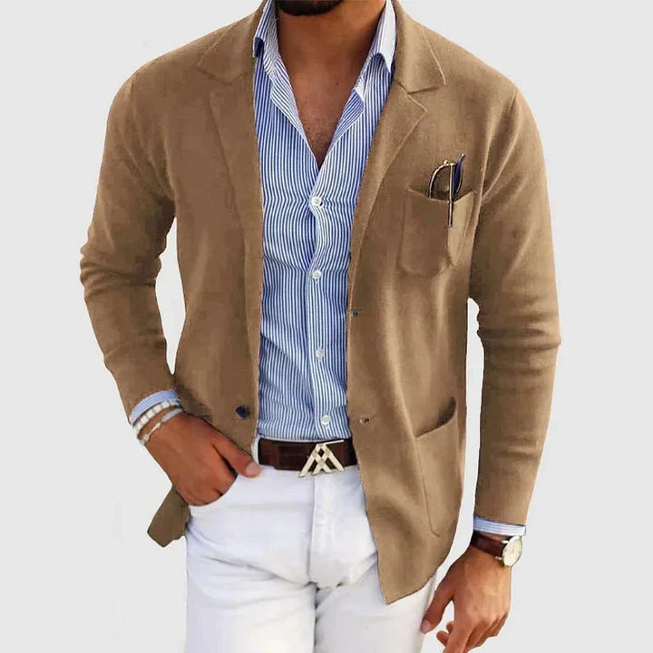 Modischer Herrenblazer mit Reverskragen, vielseitig kombinierbar für Freizeit und Büro Looks.