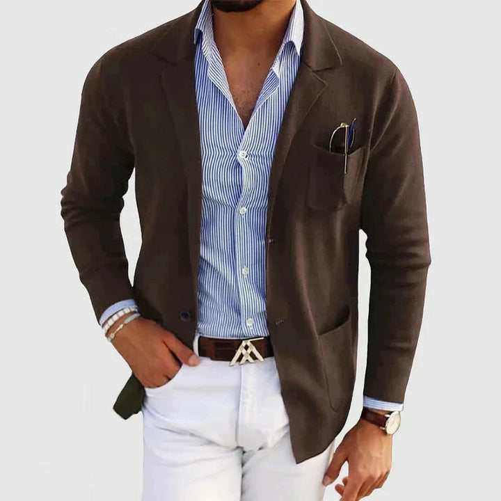 Smarter Herrenblazer in Mehrfarbig, eine stilvolle Ergänzung für jede Herrenkleidung Garderobe.