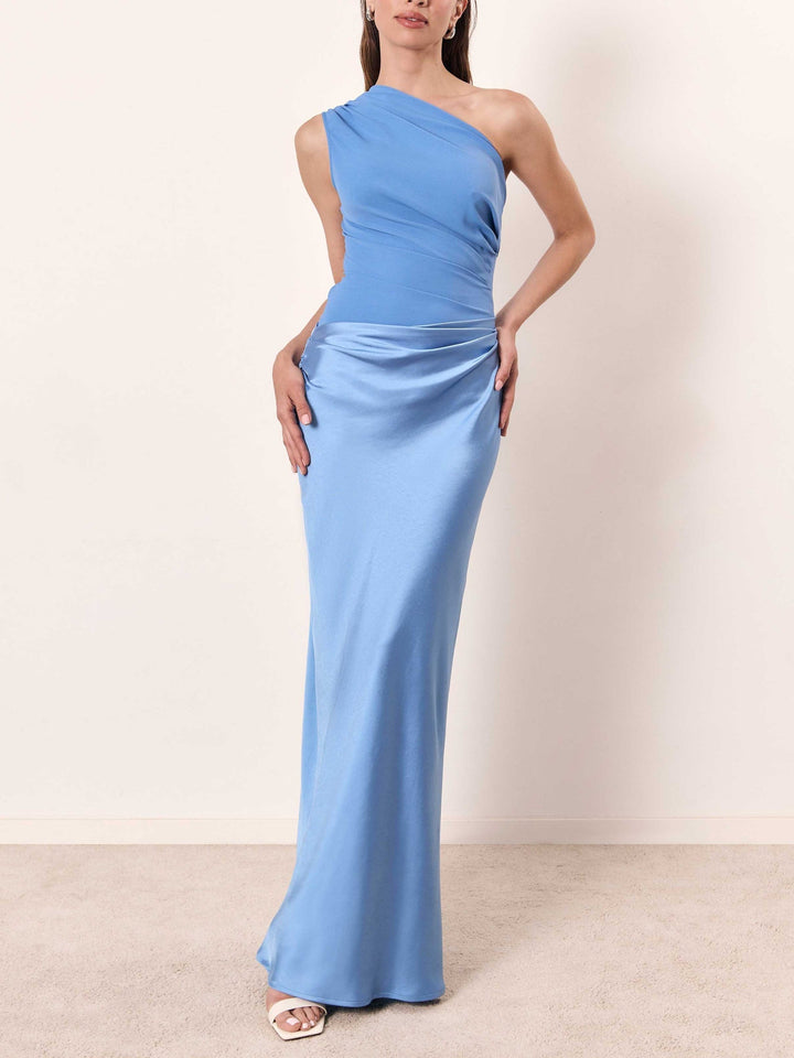Grünes, figurbetontes Damen Partykleid, asymmetrisch drapiert, sehr elegant und stilvoll, für Abende.