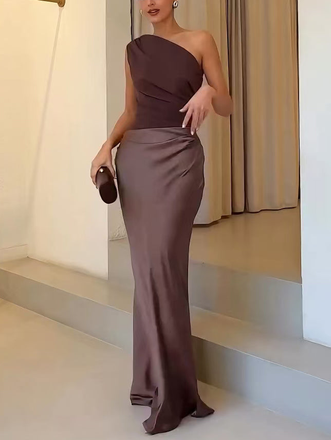 Festliches Damen Maxikleid, asymmetrisch drapiert, elegant in Braun, Grün oder Blau, für besondere Anlässe.