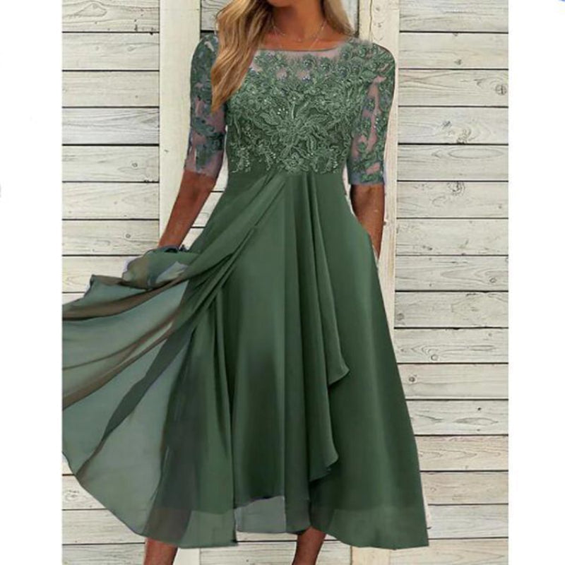 Elegantes Damen Abendkleid mit floralem Spitzen-Overlay, ideal für Hochzeiten und gehobene Abendmode.
