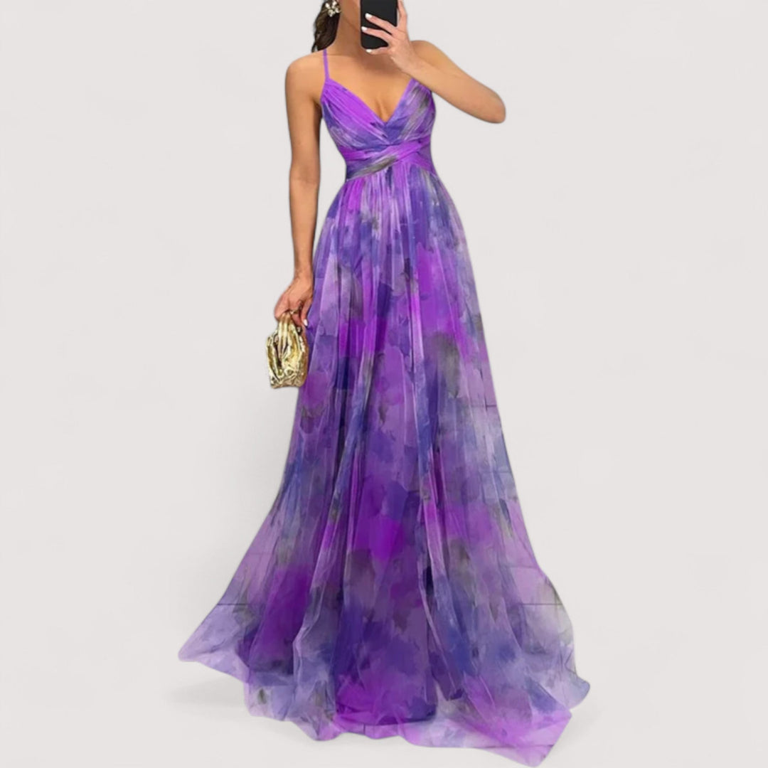 Luxuriöses Damen Abendkleid, fließend, figurbetont, mit elegantem verdrehtem Oberteil für unvergessliche Anlässe.