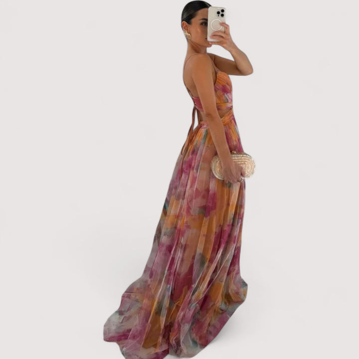 Festliches Damenkleid mit verdrehtem Oberteil, fließend & elegant, perfekt für Abiball oder besondere Party.