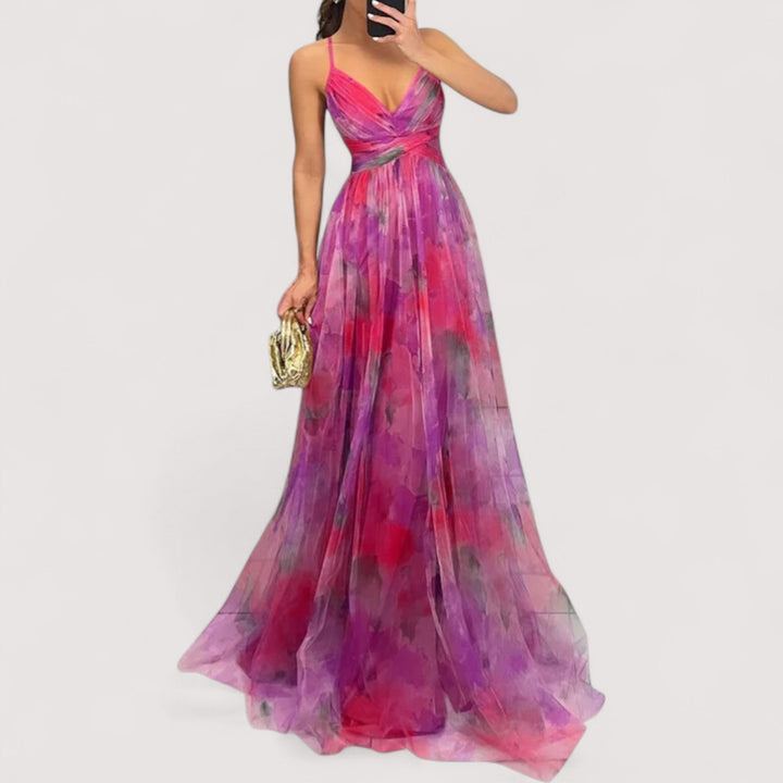 Gelbes Damen Abendkleid, fließend & elegant, mit modernem Twist-Oberteil, perfekt für einen festlichen Auftritt.