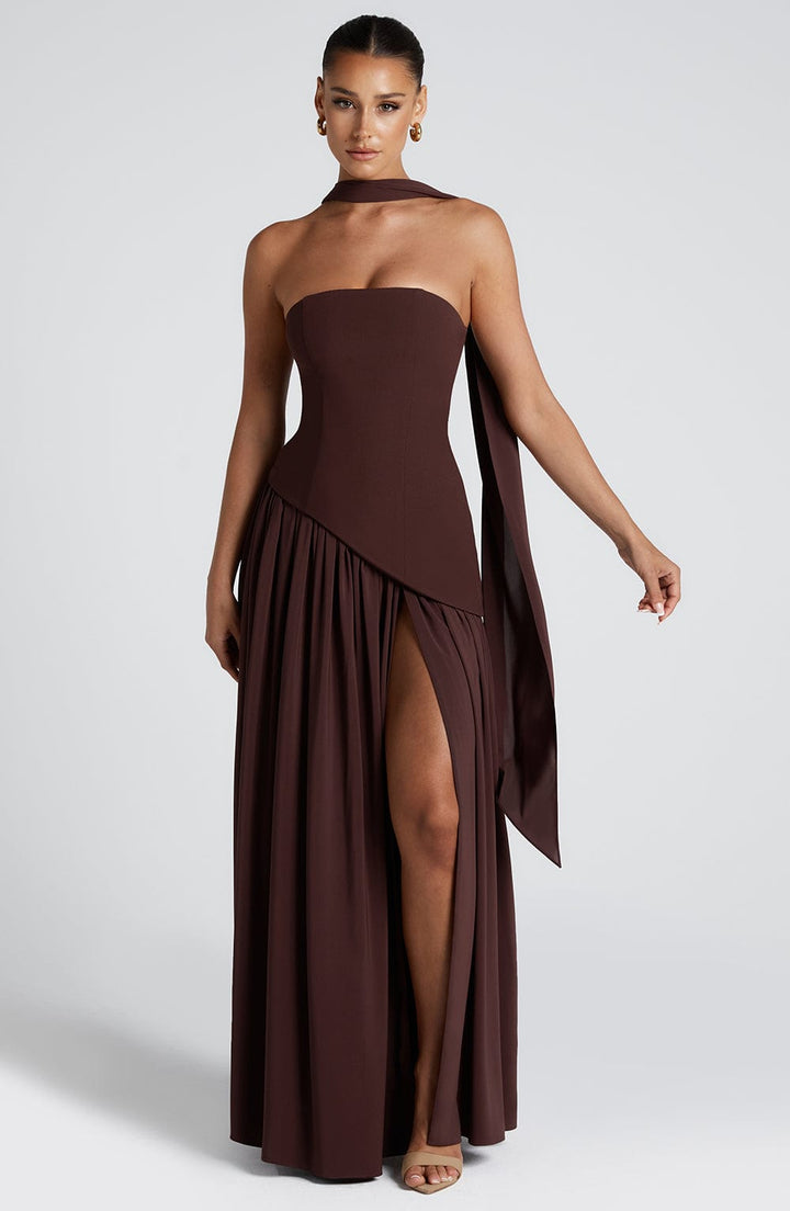 Stilvolles Damen Bandeau Maxikleid mit Schlitz, elegant als Hochzeitsgastkleid & Abendkleid.