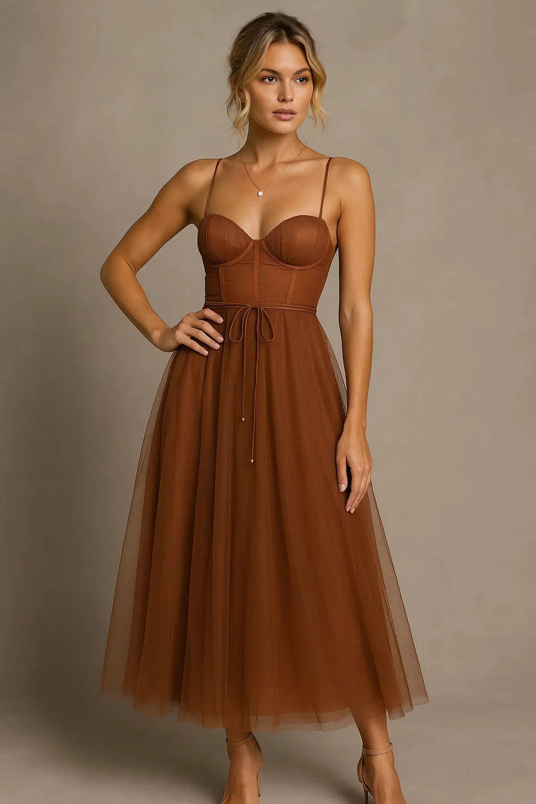 Elegantes Damen Korsett-Midikleid, ärmellos, in Schwarz. Perfekt für festliche Anlässe & Abendgarderobe.