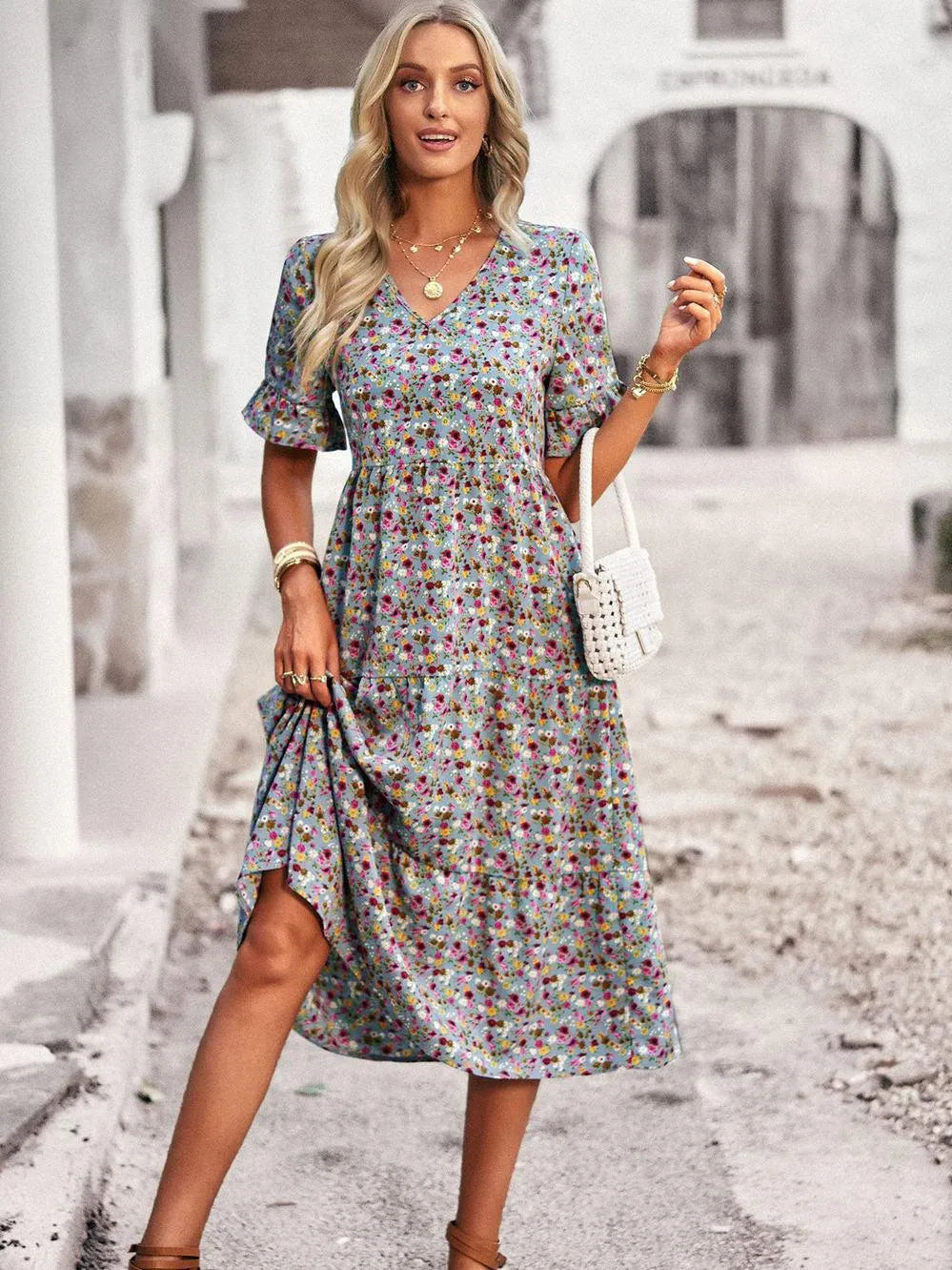Das stilvolle Damen Langarm-Herbstkleid, ideal für kühle Tage, bequem und vielseitig für Alltag und Büro.