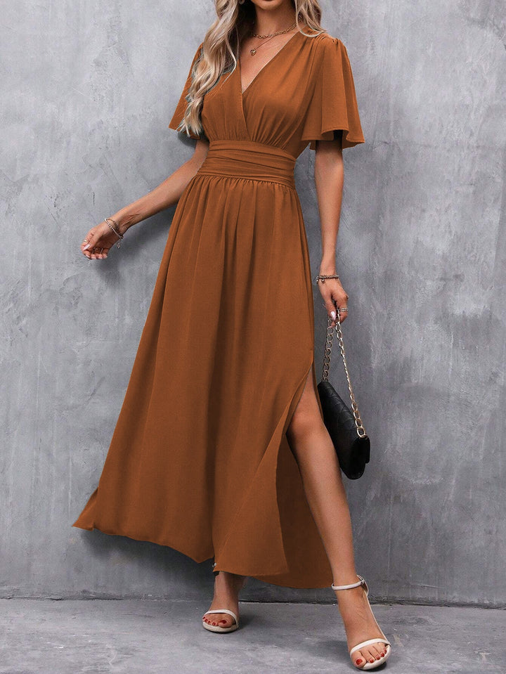 Fließendes Damen Maxi Wickelkleid mit schmeichelhaftem V-Ausschnitt, ideal für Sommer und Partys.