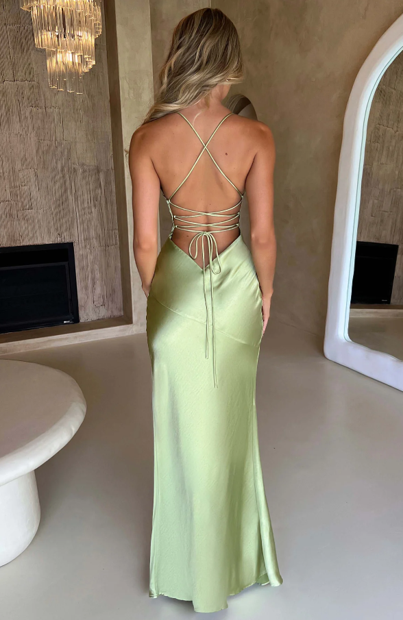 Schlichtes elegantes Maxikleid für Damen, vielseitig für Sommer & Feiern.