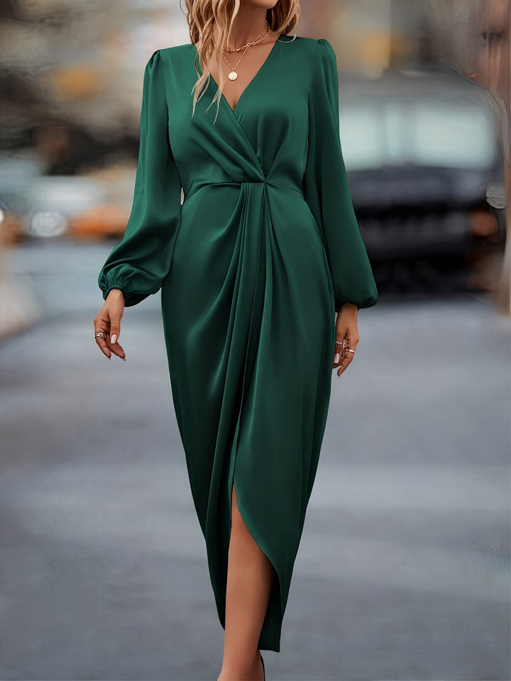 Modisches Damen Maxikleid in eleganter Wickeloptik, ein schönes festliches Kleid für jeden Anlass.