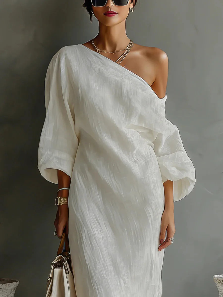 Bequemes One-Shoulder Sommerkleid für Damen, locker geschnitten, ideal als Freizeit- oder Urlaubskleid.